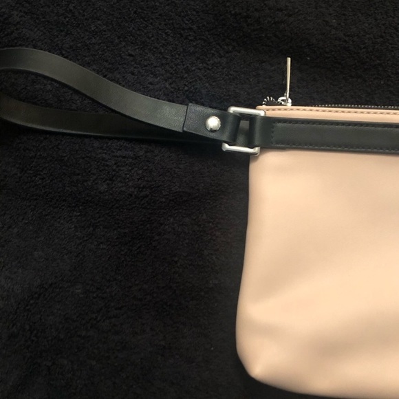 Gorgeous, Kendall and Kylie clutch bag💕 - Picture 5 of 8